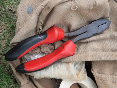 Eski pense, çanta üzerinde eski pense.