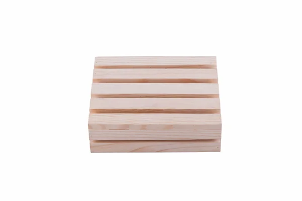 Petite caisse modèle en bois isolée sur fond blanc — Photo