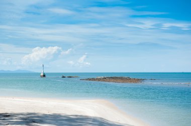 Deniz plaj mavi gökyüzü kum güneş gün ışığı gevşeme manzara, Tayland