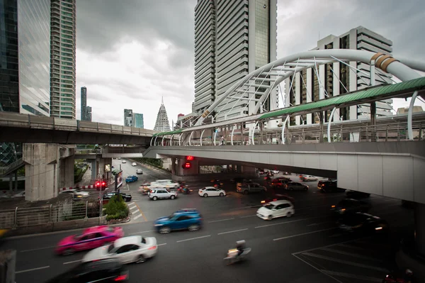 Time Laps Bangkok, Thaïlande : : Le trafic au crépuscule sur Sathon — Photo