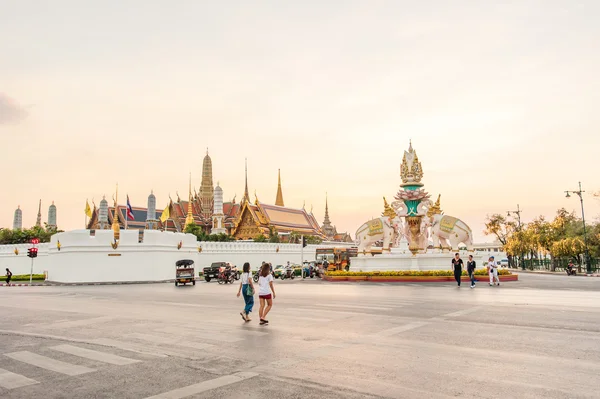 BANGKOK - THAILAND, 28 de dezembro: Grand Palace Temple, Landmarks of Bangkok em 28 de dezembro de 2015, Bangkok, Tailândia — Fotografia de Stock