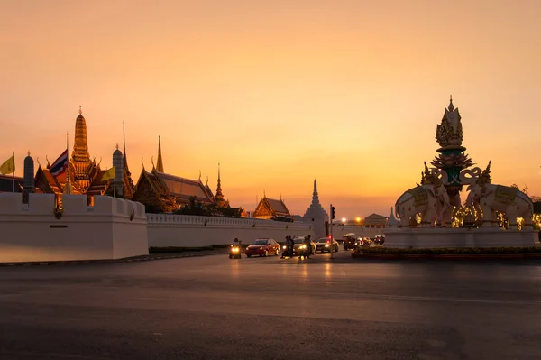 BANGKOK - TAILANDIA, 28 DE DICIEMBRE: Grand Palace Temple, Lugares de interés de Bangkok, 28 de diciembre de 2015, Bangkok, Tailandia — Foto de Stock