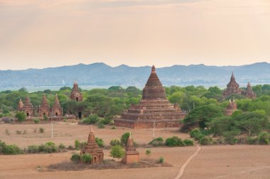 Pagoda manzara Bagan, Myanmar Akdağ
