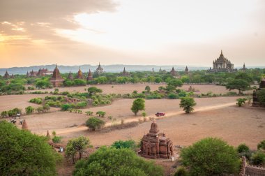 Pagoda manzara Bagan, Myanmar Akdağ