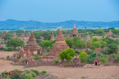 Pagoda manzara Bagan, Myanmar Akdağ