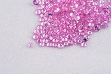 Lüks mücevher pembe taşlar