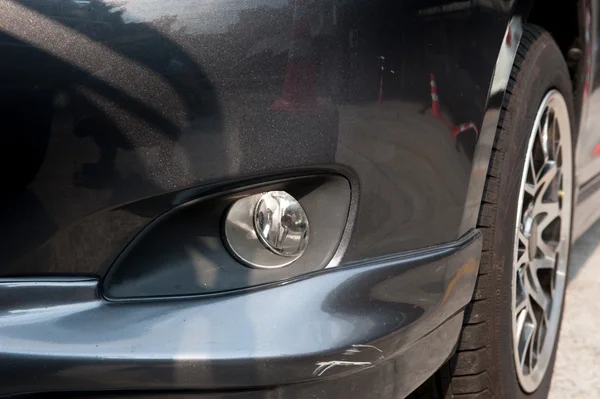 Faro dell'automobile, punto di messa a fuoco selettivo sull'automobile della lampada del faro — Foto Stock