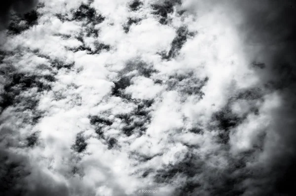 劇的な空の背景の嵐の雲. — ストック写真