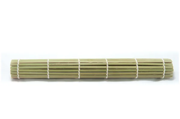 Tapete de lugar de bambu verde isolado no fundo branco — Fotografia de Stock