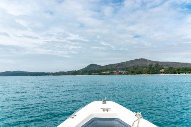 Denizin güzel manzarası ve Koh Samet Adası Tayland 'ın Rayong ilindeki Khao Laem Ya-Mu Samet Ulusal Parkı.
