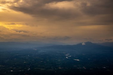 Beyaz Tahta Kule, Tayland 'ın Rayong bölgesindeki Khao Laem Ya Mu Samet Ulusal Parkı' nda küçük bir gözlem merkezi.