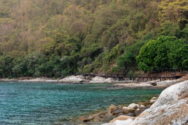 Doğu Tayland, Rayong ilindeki Khao Laem Ya-Mu Ko Samet Ulusal Parkı. Tayland 'daki güzel deniz.