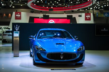 Bangkok - 6 Aralık: ford standında Motor Expo, Bangkok, Tayland için 6 Aralık 2011 tarihinde etkisi, kalabalık insanlarla.