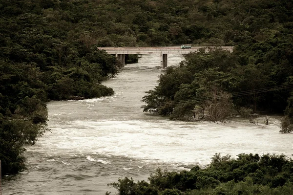 댐 건설 대형 댐 물입니다. — 스톡 사진