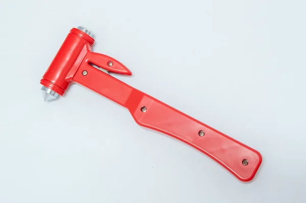 Martelo de resgate martelo de emergência vermelho no fundo branco — Fotografia de Stock
