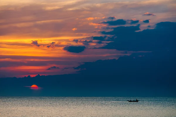 Puesta de sol sobre el mar de Tailandia — Foto de Stock