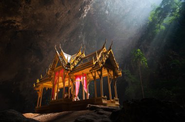 Royal pavilion Phraya Nakhon mağarada Khao Sam ROI Yot ulus