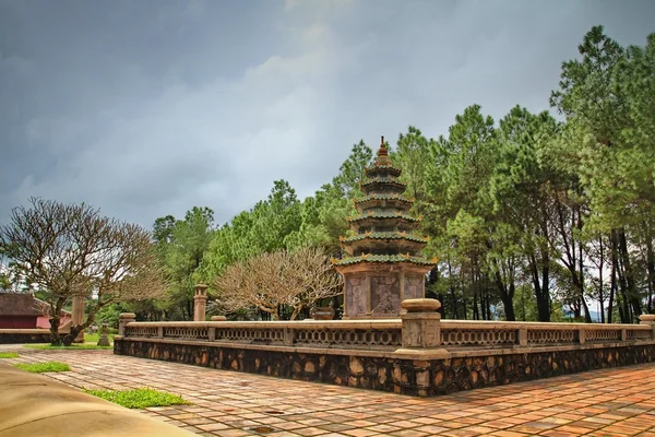 在越南顺化，香水河沿岸天姥寺 — 图库照片