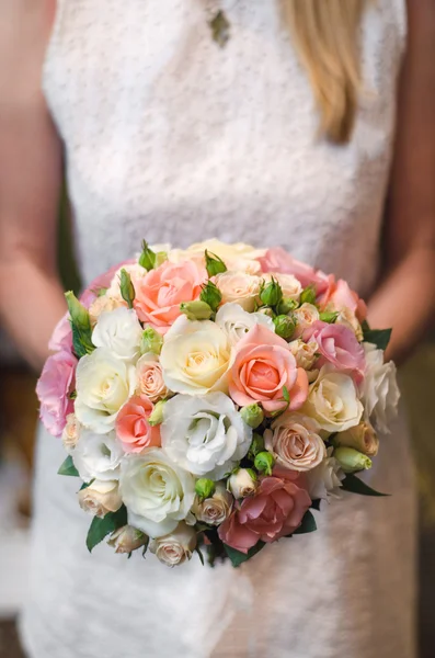 Ramo de rosas de boda —  Fotos de Stock