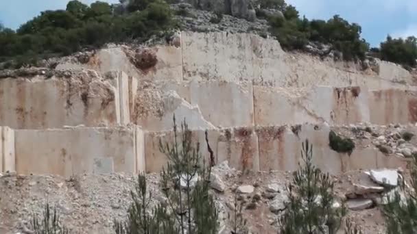 Parcela minera de mármol alejar — Vídeo de stock