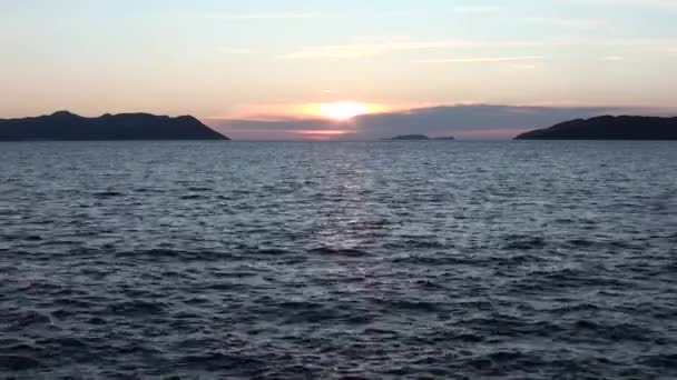 Sonnenuntergang und Meeresmusik — Stockvideo