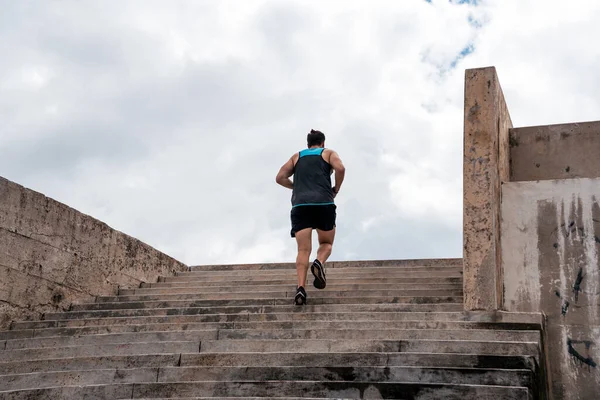 Homem Não Reconhecido Fazendo Exercício Livre Correndo Escadas — Fotografia de Stock