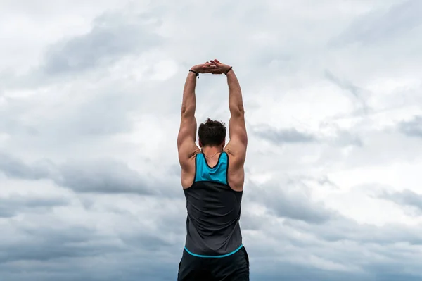 Unrecognized Man Wearing Sports Clothes Coast Stretching Working Out — Stock Photo, Image