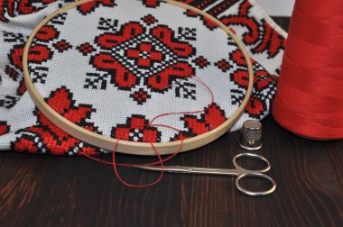 Ahşap hoop öğe işlemeli havlu