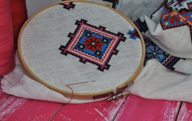 geometrik desen çapraz 