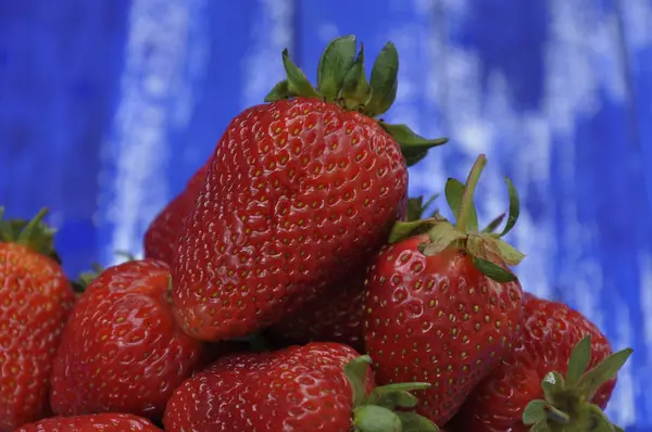Ripe red strawberries, macro — Stock Photo, Image