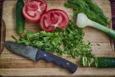 Salata için dilimlenmiş sebze