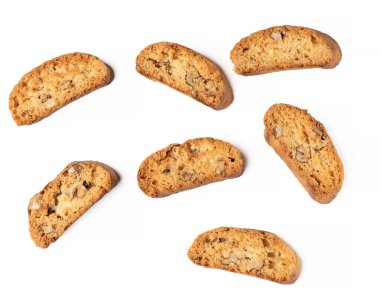 Fırında pişmiş İtalyan bademli bisküvisi, cantuccini kurabiyeleri geleneksel İtalyan Noel 'i, yeni yıl kuru kurabiyeleri. Beyaz arkaplanda izole edilmiş pişirme