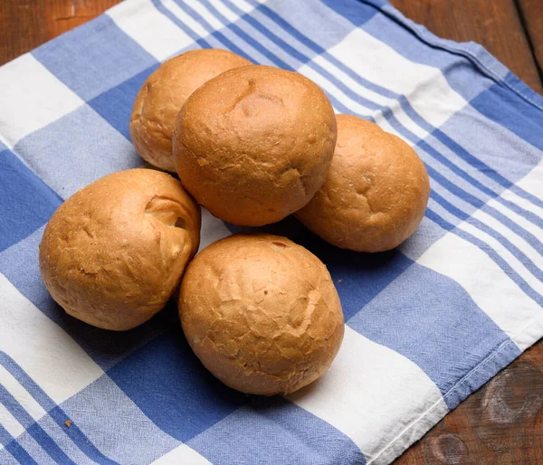 Petits Pains Ronds Cuits Four Sur Une Table Bois Brun — Photo