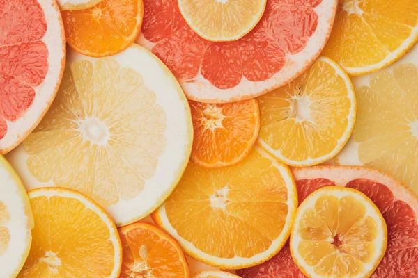 Citrusfrukter Skurna Runda Bitar Apelsin Grapefrukt Citron Mandarin Mogna Och — Stockfoto