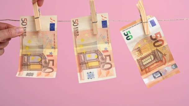 Mano Femenina Cuelga Tendedero Papel Moneda Unión Europea Euros Fondo — Vídeo de stock