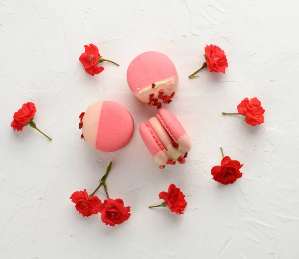 Macarons Aux Fraises Rouges Cuites Four Boutons Rose Sur Une — Photo