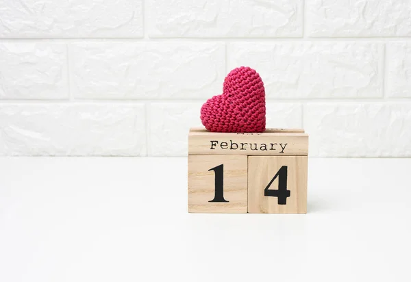Wooden Calendar Date February Red Knitted Heart White Table — Stock Photo, Image