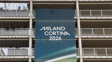 Milan, İtalya - 30 Ocak 2026: Milano Cortina 2026 Olimpiyat Köyü binaları ve Milano 'daki yerleşim alanları, kamusal alanlar ve etkinlik altyapısı