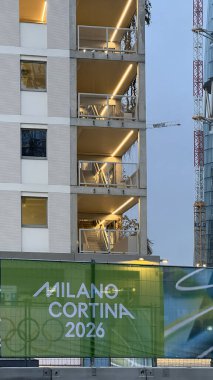 Milan, İtalya - 30 Ocak 2026: Milano Cortina 2026 Olimpiyat Köyü binaları ve Milano 'daki yerleşim alanları, kamusal alanlar ve etkinlik altyapısı