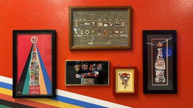 Milan, İtalya - 24 Şubat 2026: Milano Cortina 2026 Olimpiyat Köyü 'nde Coca Cola eğlence salonu