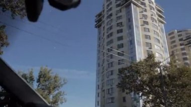 İşadamı sürücü bir araba