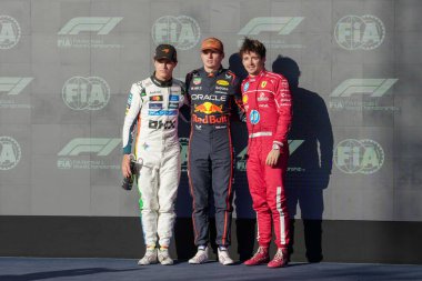  Max Verstappen (NED) - Kahin Red Bull Racing - Red Bull RB21 - Honda RBPT