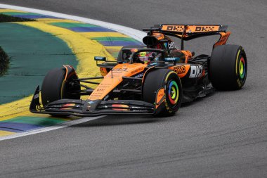  Oscar Piastri (AUS) - McLaren Formula 1 Takımı - McLaren MCL39 - Mercedes Formula 1 MSC Cruises So Paulo Grand Prix 2025 Autdromo Jos Carlos Pace, So Paulo, Brezilya, 2025 FIA Formula 1 'in 21. Raundunun önünde 