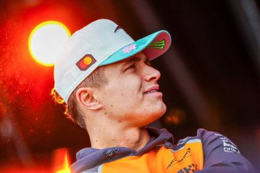  Lando Norris (GBR) - McLaren Formula 1 Takımı - McLaren MCL39 - Mercedes, Formula 1 MSC Cruises Grande Premio de Sao Paulo 2025, Sao Paulo, Brasil, Autodromo Jose Carlos Pace 6-9 Kasım 2025 tarihleri arasında fan sahnesinde. 21. Raunt