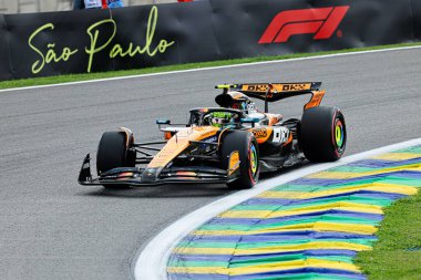  Lando Norris (GBR) - McLaren Formula 1 Takımı - McLaren MCL39 - Mercedes Formula 1 MSC Cruises Grande Premio de Sao Paulo 2025, Sao Paulo, Brasil, Autodromo Jose Carlos Pace 6 Kasım - 9 Kasım 2025 tarihleri arasında yapılan eleme oturumunda. 24 raundun 21.