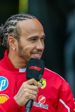  Lewis Hamilton (GBR) - Scuderia Ferrari - Ferrari SF-25 - Ferrari Formula 1 MSC Cruises Grande Premio de Sao Paulo 2025, Sao Paulo, Brasil, Autodromo Jose Carlos Pace 6-9 Kasım 2025 tarihleri arasında fan sahnesinde. 24 raundun 21. 