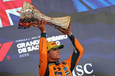  Lando Norris (GBR) - McLaren Formula 1 Takımı - McLaren MCL39 - Mercedes Formula 1 MSC Cruises So Paulo Grand Prix 2025, Jos Carlos Pace, So Paulo, Brezilya, 2025 FIA Formula 1 Dünya Şampiyonası 'nın 21. Raundunun önünde