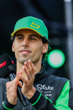 Gabriel Bortoleto (BRA) Formula 1 MSC Cruises Grande de Sao Paulo 2025, Sao Paulo, Brasil, Autodromo Jose Carlos Pace 6-9 Kasım 2025 tarihleri arasında fan sahnesinde F1 Takım Sauber. 2025 FIA Formülünün 21. Raundu 