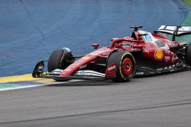  Charles Leclerc (MON) - Scuderia Ferrari - Ferrari SF-25 - Ferrari Formula 1 MSC Cruises yarışında So Paulo Grand Prix 2025 'te Jos Carlos Pace, So Paulo, Brezilya' da 2025 FIA Formula 1 Dünya Şampiyonası 'nın 21. Raundunun önünde 
