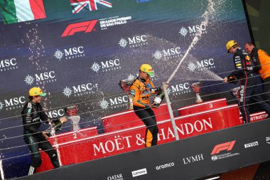 2025 FIA Formula 1 Dünya Şampiyonası 'nın 21. Raundu öncesinde, Autdromo Jos Carlos Pace, So Paulo, Brezilya' da yapılan 2025 Formula 1 Grand Prix Yarışı sırasında 